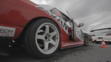 Dolly ile filme park - araba yarışı