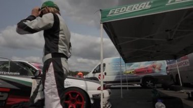 Dolly ile filme park - araba yarışı