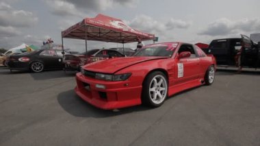 Dolly ile filme park - araba yarışı