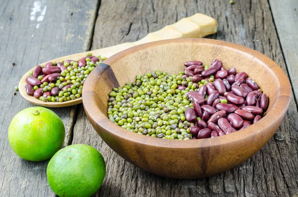 Kırmızı ve yeşil fasulye