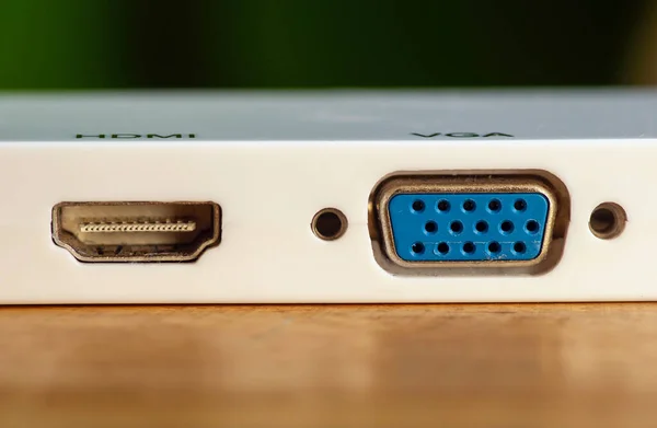 Hdmi Och Vga Portutlopp Vit Panel Valt Fokus — Stockfoto