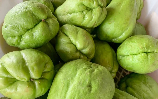 Haufen Chajote Sechium Edule Auf Dem Gemüsemarkt — Stockfoto