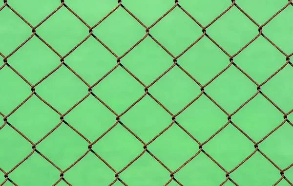 Rusty Chain Link Fence Green Blur Background Shallow Focus — Stock Photo, Image