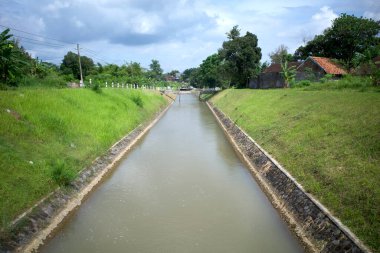 Japon sömürge döneminde inşa edilen bir Kültür Mirası olan Selokan Mataram ya da Mataram Kanalı, 1942 yılında başladı ve 1944 yılında Endonezya 'nın Yogyakarta kentinde tamamlandı..