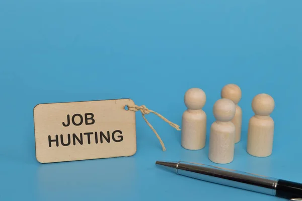 Figuras Muñeca Madera Etiqueta Escrita Con Job Hunting — Foto de Stock