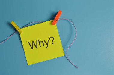 Kağıt notun üst görünümü soruyla yazıldı:?