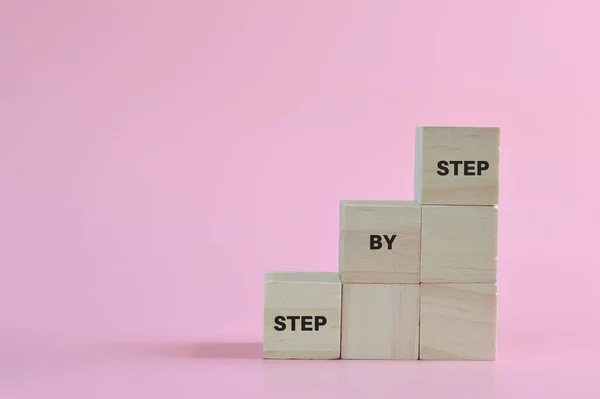 Hromada Dřevěných Bloků Frází Krok Step — Stock fotografie
