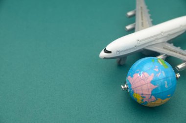 Uluslararası Lojistik ve Turizm Konseptleri İçin Dünya Küresi ile Havacılık ve Uçuş