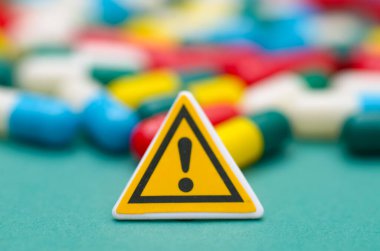 Uyuşturucu Bağımlılığı ve İlacın Yan Etkisi Tehlikesi