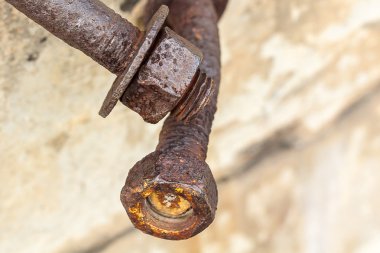 Aşındırıcı cıvata somun ile paslanmış. Grunge endüstriyel inşaat c