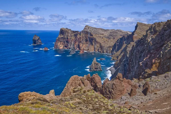 Sao Laurenco op Madeira - rots, klif, zee — Stockfoto