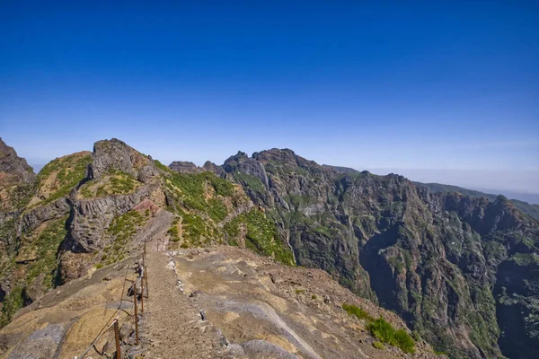 Bonito atardecer sobre montañas en Madeira - Portugal — Foto de Stock