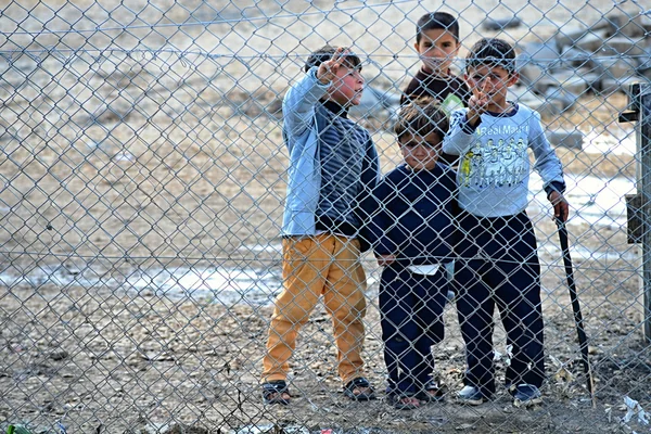 People in refugee camp — Stock Photo, Image