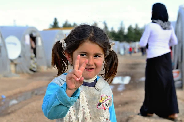 Persone nel campo profughi — Foto Stock