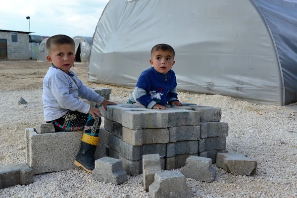 Personnes dans le camp de réfugiés — Photo