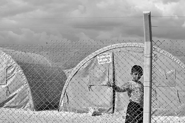 Personas en el campo de refugiados — Foto de Stock