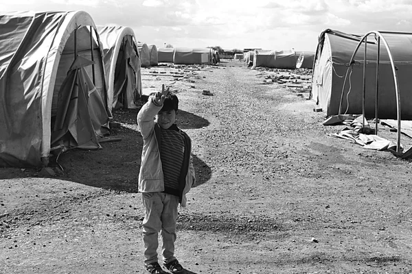 Personnes dans le camp de réfugiés — Photo