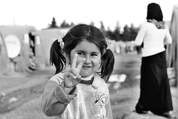 Personas en el campo de refugiados — Foto de Stock