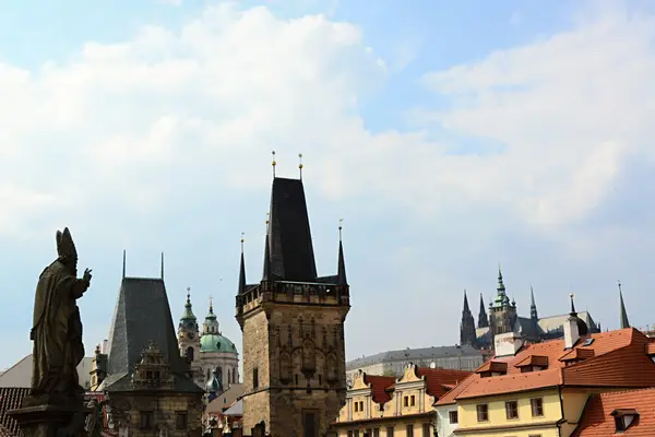 Catedral de St. Vit en la zona del castillo de Praga — Foto de Stock