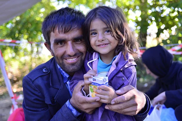 Flüchtlinge in bapska (serbisch-kroatische Grenze)) — Stockfoto