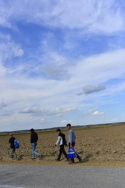 Uprchlíci v Sid (Srbština - Croatina hranice) — Stock fotografie