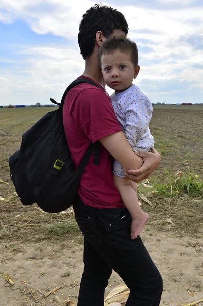 Refugiados em Sid (fronteira sérvia-croatina ) — Fotografia de Stock