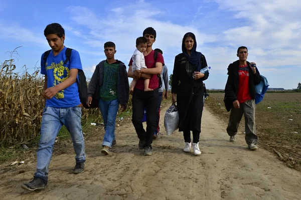 Refugees in Sid (Serbian - Croatina border) — Stock Photo, Image