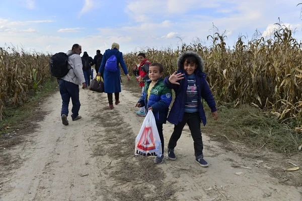 Vluchtelingen in Sid (Servisch - Bonarda grens) — Stockfoto