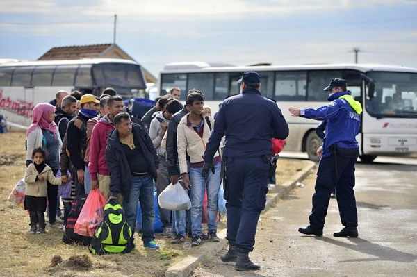 Vluchtelingen in Opatovac (Servisch - Bonarda grens) — Stockfoto