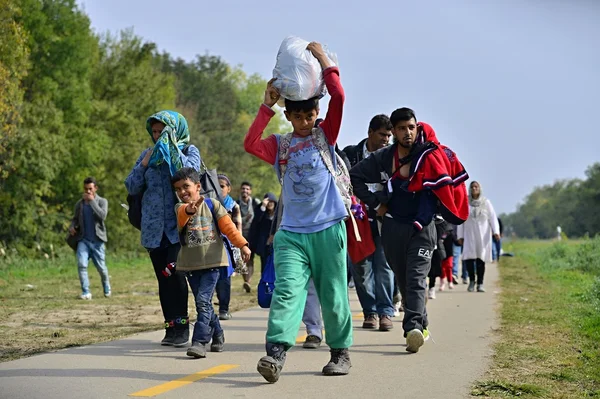 Flüchtlinge verlassen Ungarn — Stockfoto