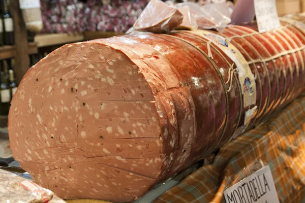 İtalyan soğuk mortadella olarak adlandırılan kesim