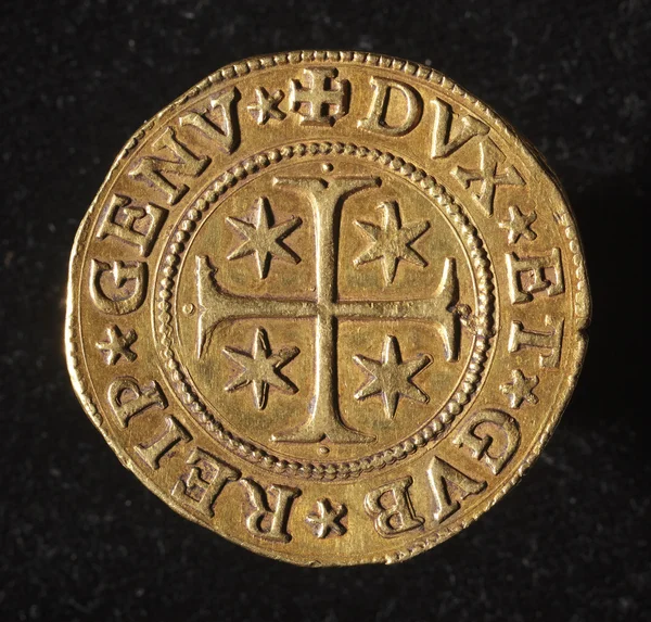 イタリア、ジェノヴァ共和国の古代黄金コイン — ストック写真
