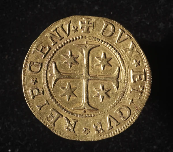 イタリア、ジェノヴァ共和国の古代黄金コイン — ストック写真