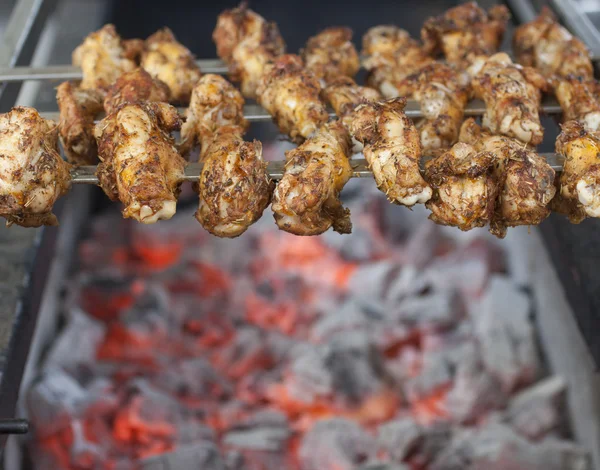 Pollo a la parrilla en comida italiana de la calle —  Fotos de Stock