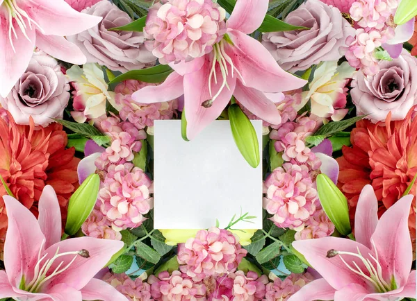 Verse Lentebloemen Bladeren Creatieve Lay Out Van Rozen Orchideeën Plat — Stockfoto