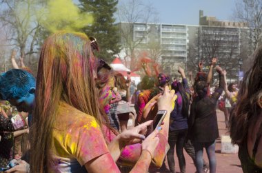 Londra, İngiltere - 16 Nisan: Tanımlanamayan genç renkli 