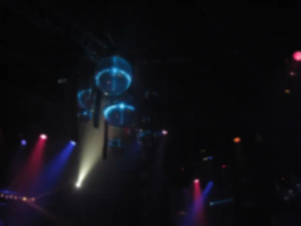 Disko parti sahne ışıkları, disko topu ve sahne arka plan. Bulanık — Stok fotoğraf