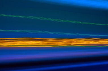 Mavi arka plan. Hız çizgileri ve eğrileri kavramı.