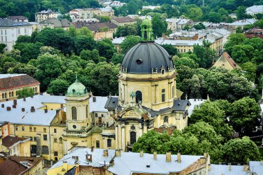 Eski Katolik katedral Hdr etkisi ile manzara