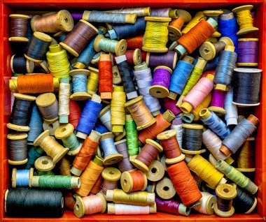 Kırmızı kutu ile renkli iplik dikiş Hdr etkisi için