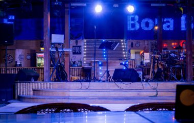 Koblevo, Ukrayna - 15 Ağustos 2015: Bora Bora kulübü. Vintage gece kulübü iç
