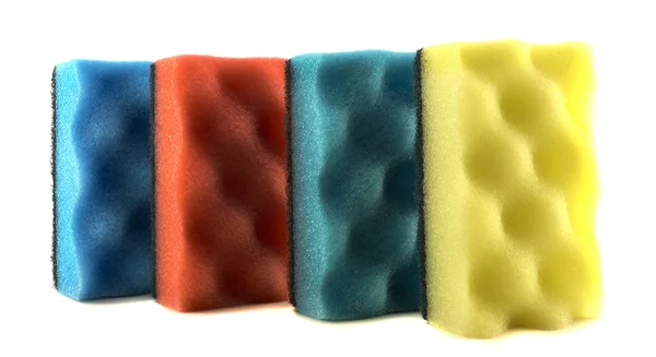 Esponjas coloreadas para limpiar y lavar platos aislados en blanco — Foto de Stock