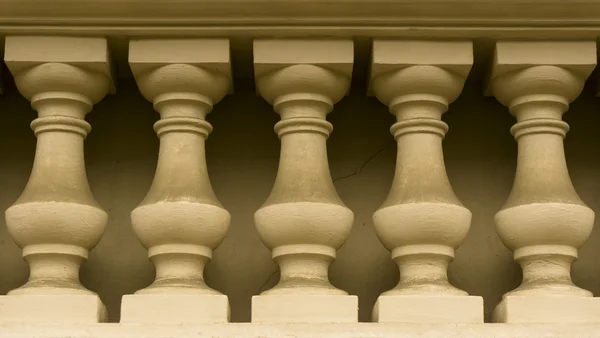Ściana żółty kolumn w tle rzymski styl włoski — Zdjęcie stockowe