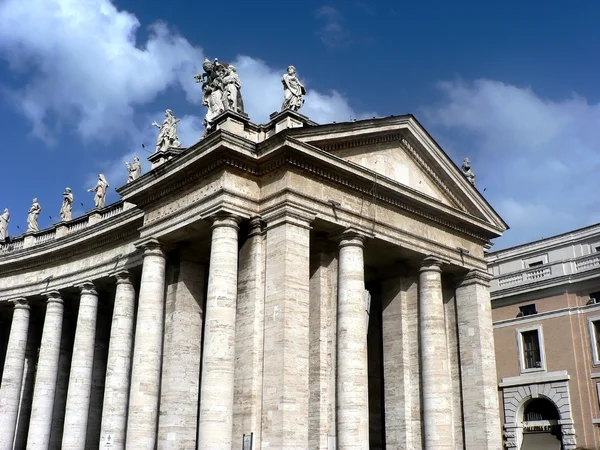 Budynek Kolumnami Rzeźbami Watykanie Rzym Włochy — Zdjęcie stockowe