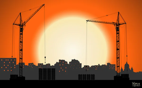 Grues de levage vectorielles détaillées construisant la ville sur fond de coucher de soleil. Illustration vectorielle — Image vectorielle