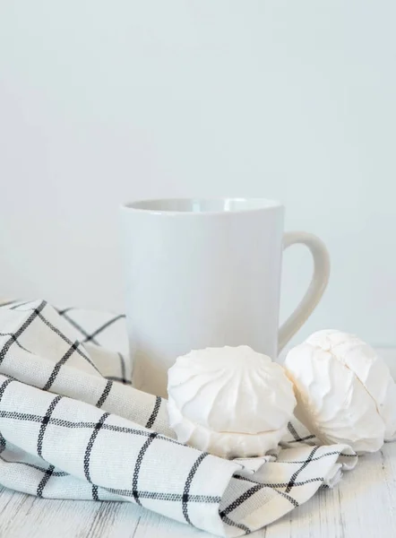 Still Life Ceramic Cup Hot Drink Sweet Candies Napkin Light — Stock Photo, Image