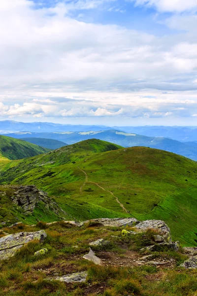 Picturesque Carpathian mountains landscape, view from the height, Chornogora ridge, Ukraine. — Stock Photo, Image