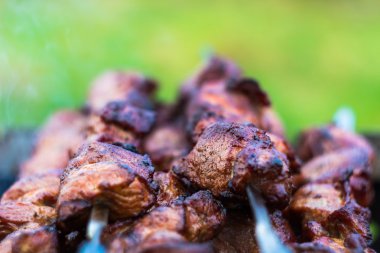 Et mangal, yakın çekim, açık havada yemek