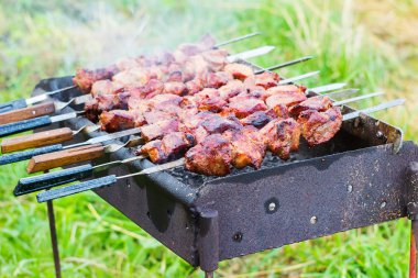 Et mangal, yakın çekim, açık havada yemek