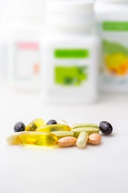Karma gıda ek hapları yakın çekim, omega3, demet, vitaminler
